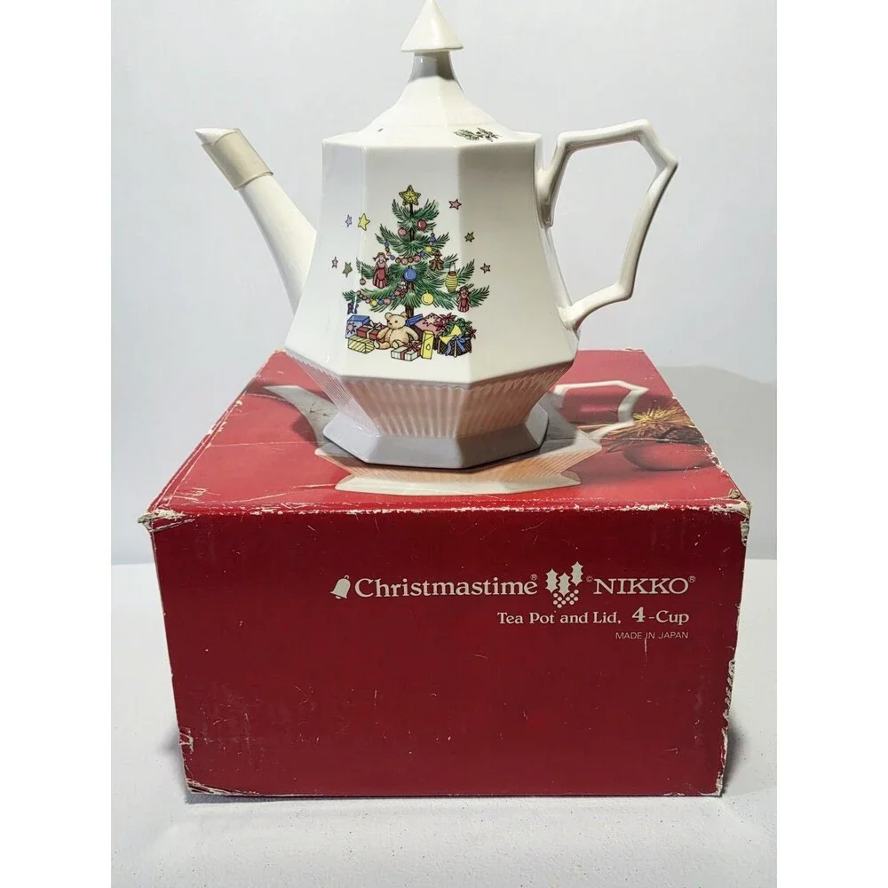 Vintage Nikko Christmastime Tea Pot with Lid Octogon Made in Japan *READ*